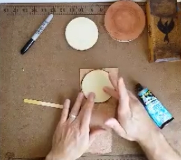 Align and press firmly Align disc in circle and press firmly